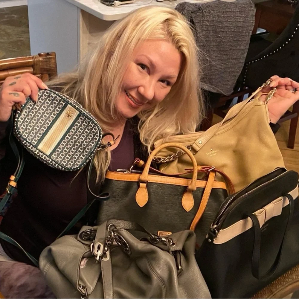 @kikipeters44 Flyer - Picture 4 of 12